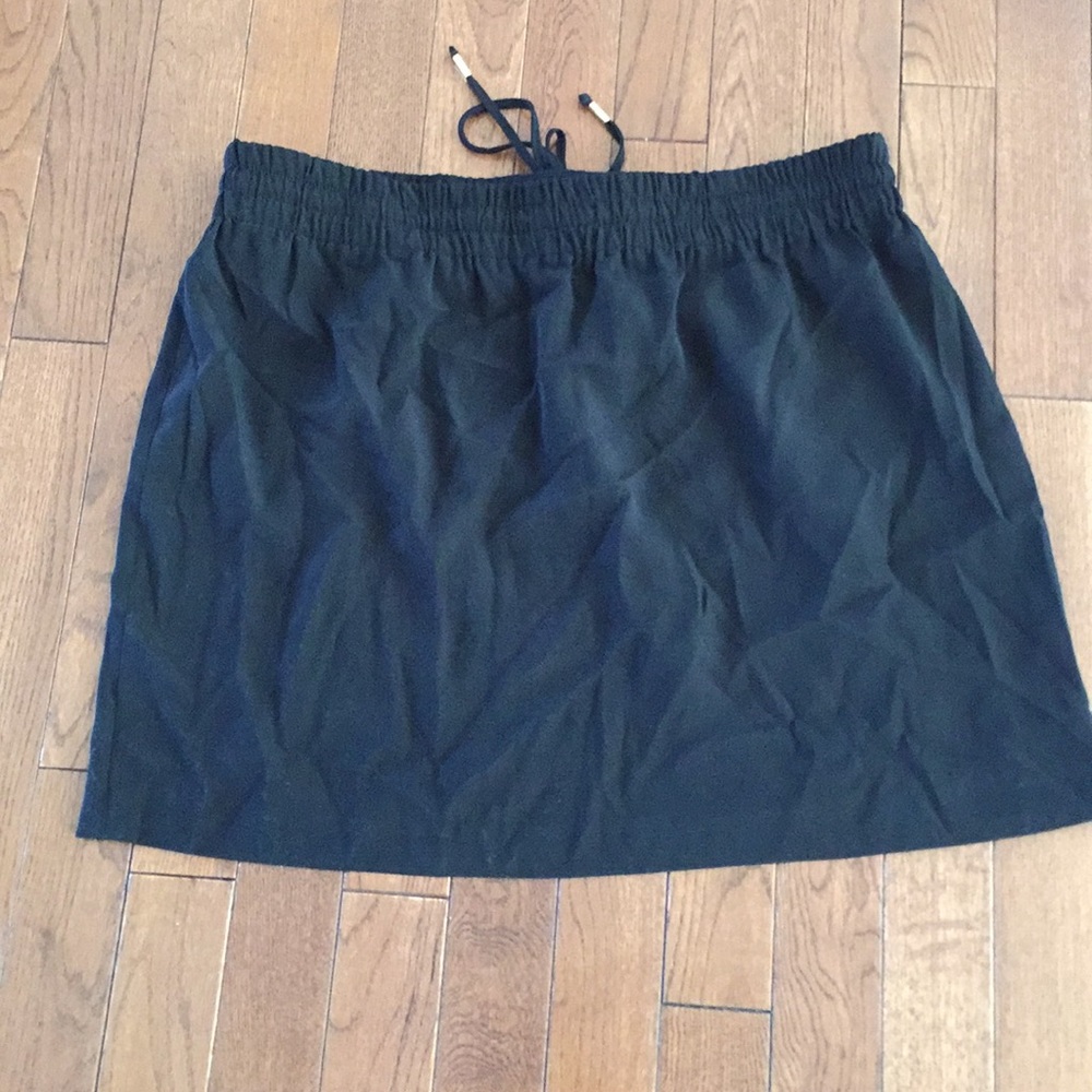 Skirt - Picture 2 of 2